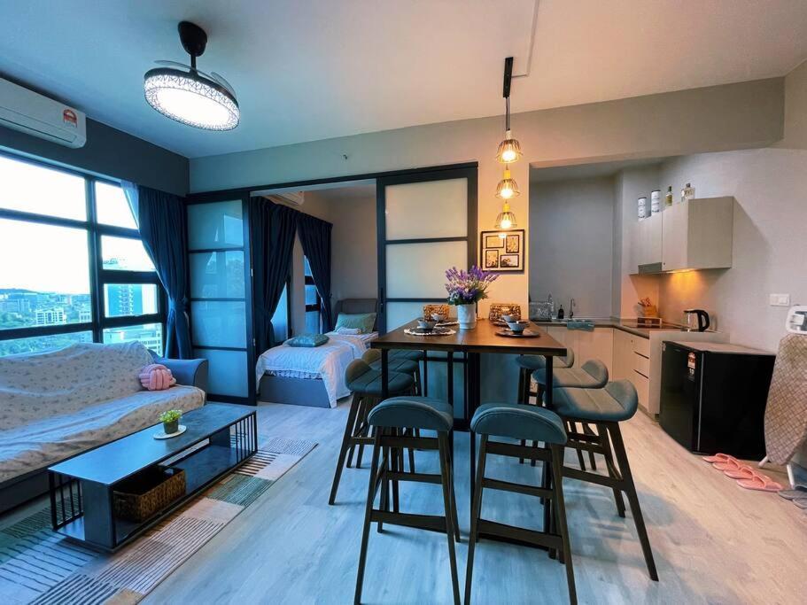 Pangsapuri Natural Living Jesselton Quay 自然简约生活休闲居 *